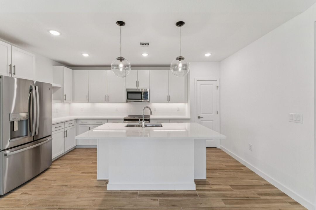 Active With Contract: $519,995 (4 beds, 3 baths, 2094 Square Feet)