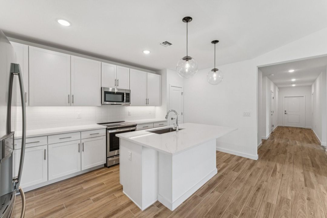 Active With Contract: $519,995 (4 beds, 3 baths, 2094 Square Feet)