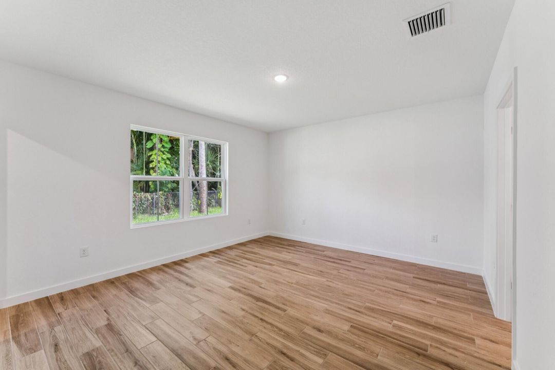 Active With Contract: $519,995 (4 beds, 3 baths, 2094 Square Feet)