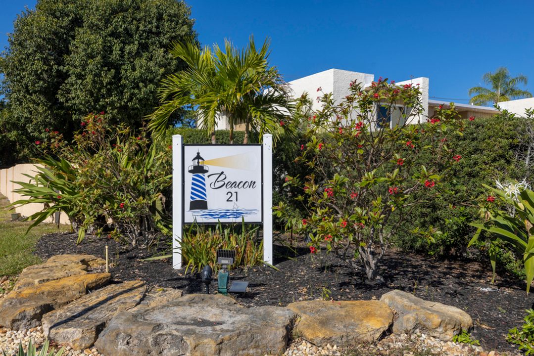 待售: $215,000 (2 贝兹, 1 浴室, 826 平方英尺)