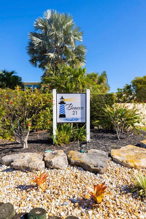 待售: $215,000 (2 贝兹, 1 浴室, 826 平方英尺)