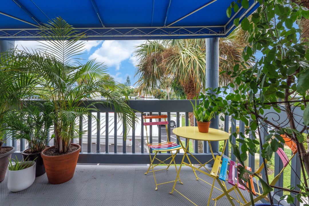 待售: $215,000 (2 贝兹, 1 浴室, 826 平方英尺)