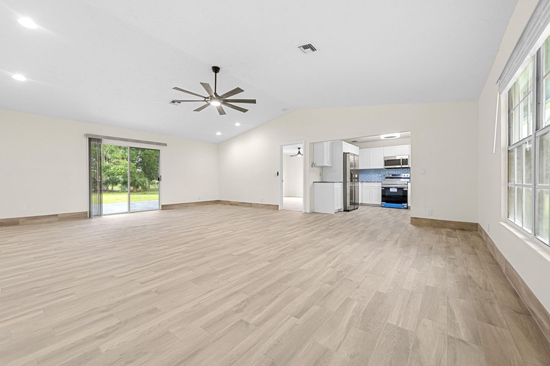 En Venta: $665,000 (3 camas, 3 baños, 1991 Pies cuadrados)