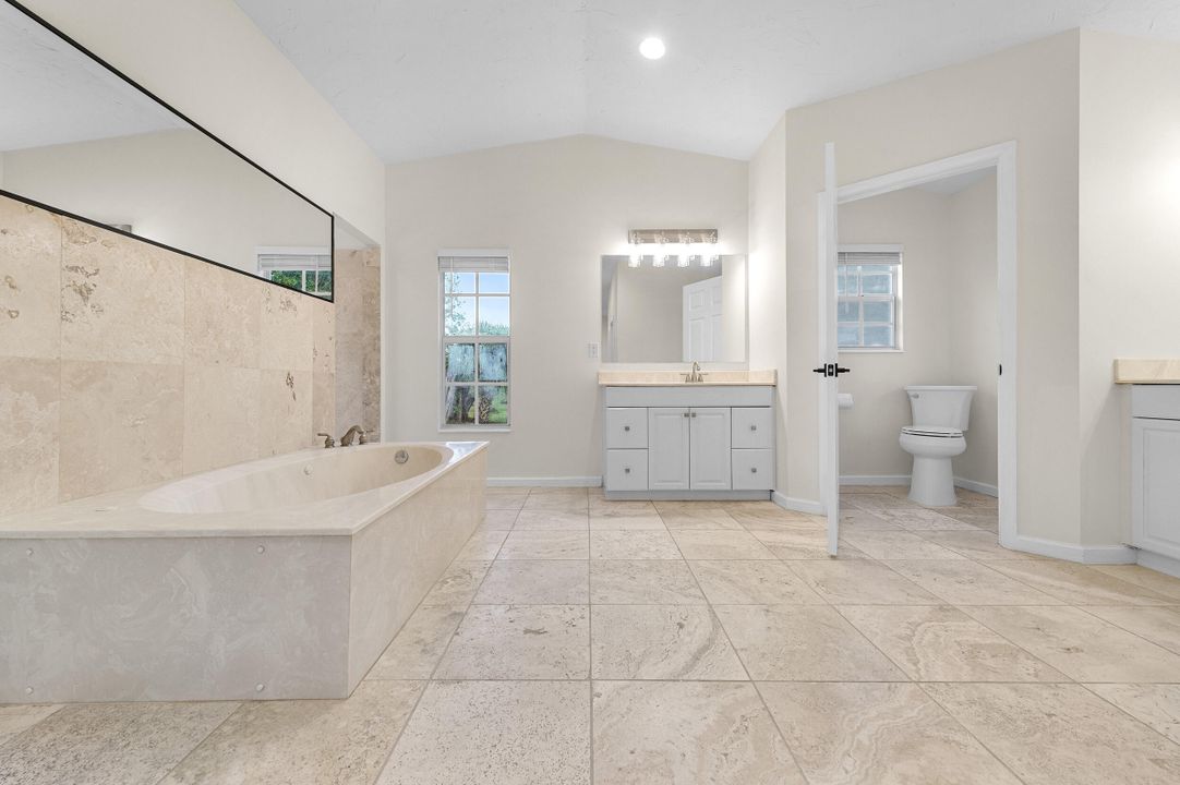 En Venta: $665,000 (3 camas, 3 baños, 1991 Pies cuadrados)