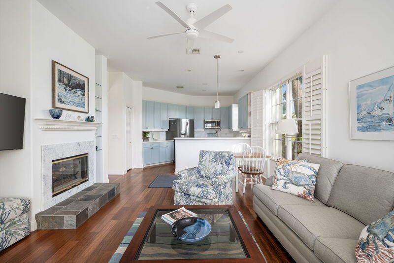 For Sale: $949,000 (2 beds, 2 baths, 2168 Square Feet)