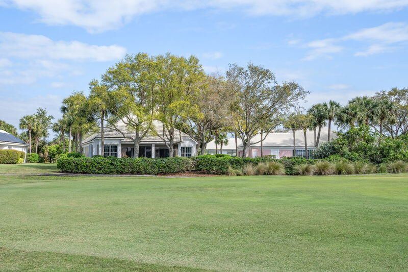 For Sale: $949,000 (2 beds, 2 baths, 2168 Square Feet)