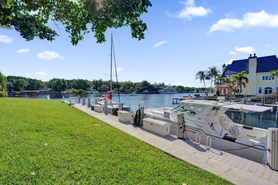 For Sale: $315,000 (1 beds, 1 baths, 900 Square Feet)