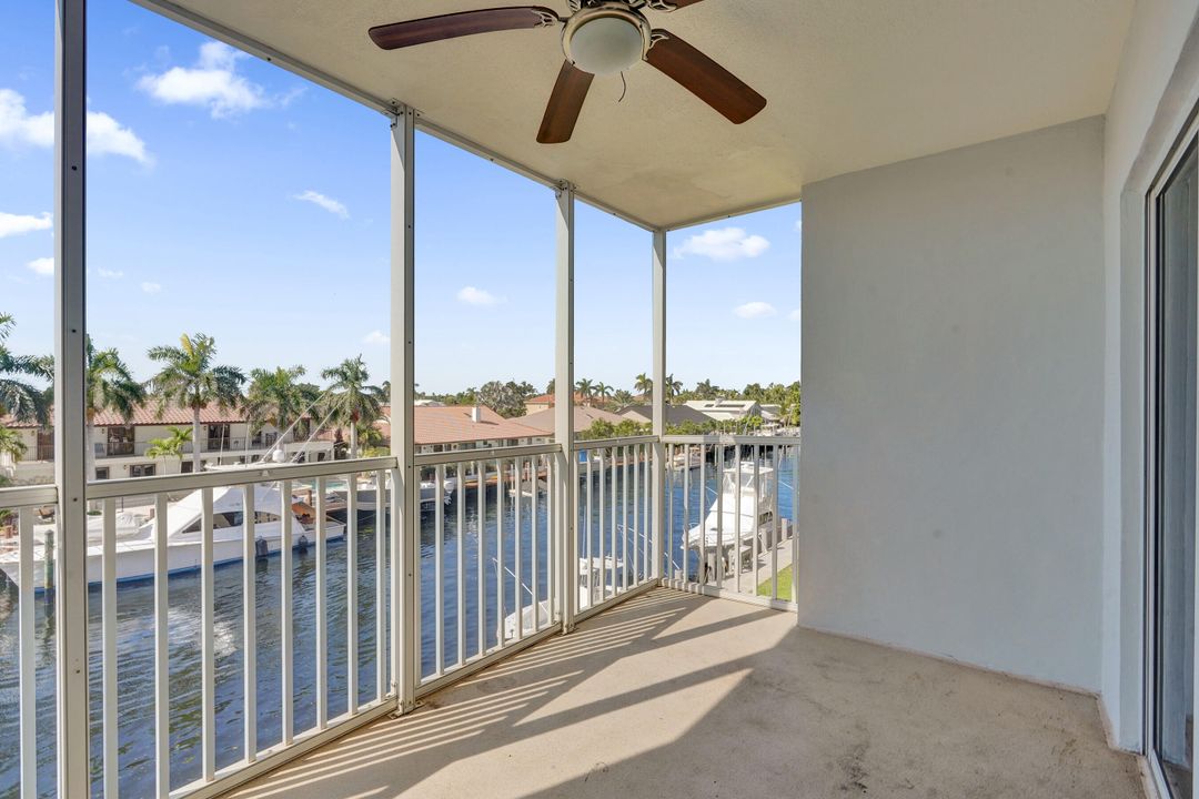 For Sale: $315,000 (1 beds, 1 baths, 900 Square Feet)