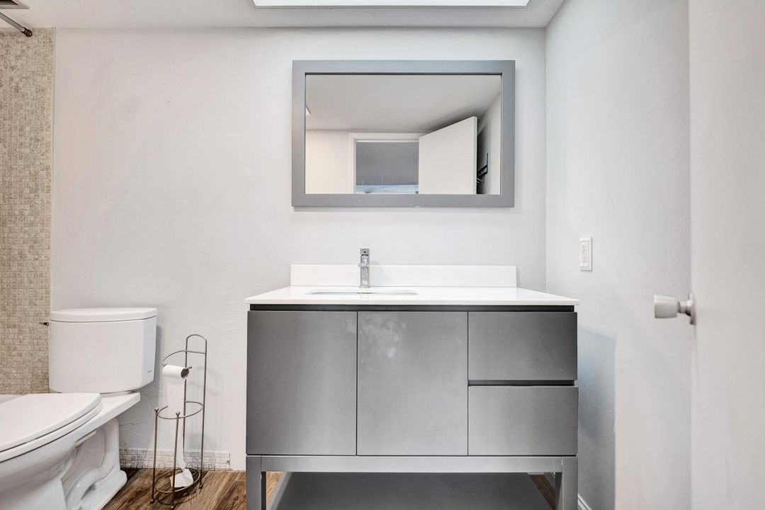 For Sale: $315,000 (1 beds, 1 baths, 900 Square Feet)