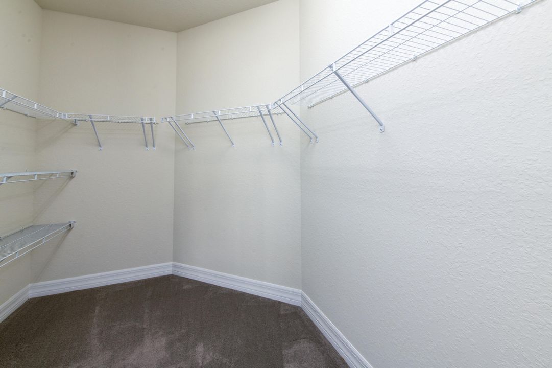 For Rent: $3,800 (4 beds, 3 baths, 2503 Square Feet)