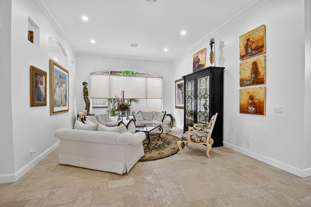 合同活跃: $2,199,000 (3 贝兹, 3 浴室, 2918 平方英尺)