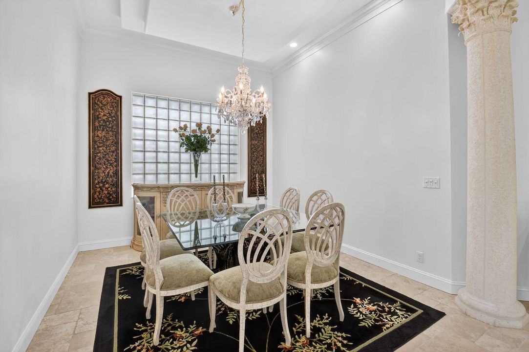 合同活跃: $2,199,000 (3 贝兹, 3 浴室, 2918 平方英尺)