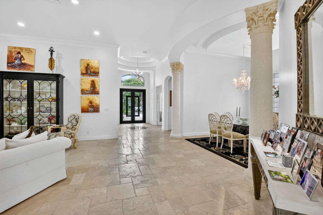 合同活跃: $2,199,000 (3 贝兹, 3 浴室, 2918 平方英尺)