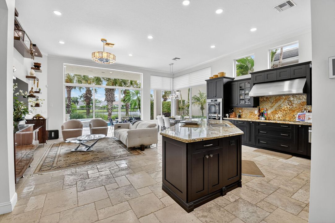 合同活跃: $2,199,000 (3 贝兹, 3 浴室, 2918 平方英尺)