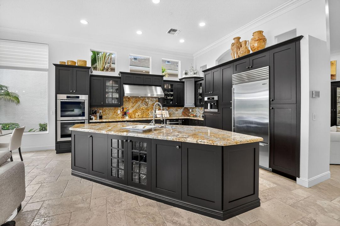 合同活跃: $2,199,000 (3 贝兹, 3 浴室, 2918 平方英尺)