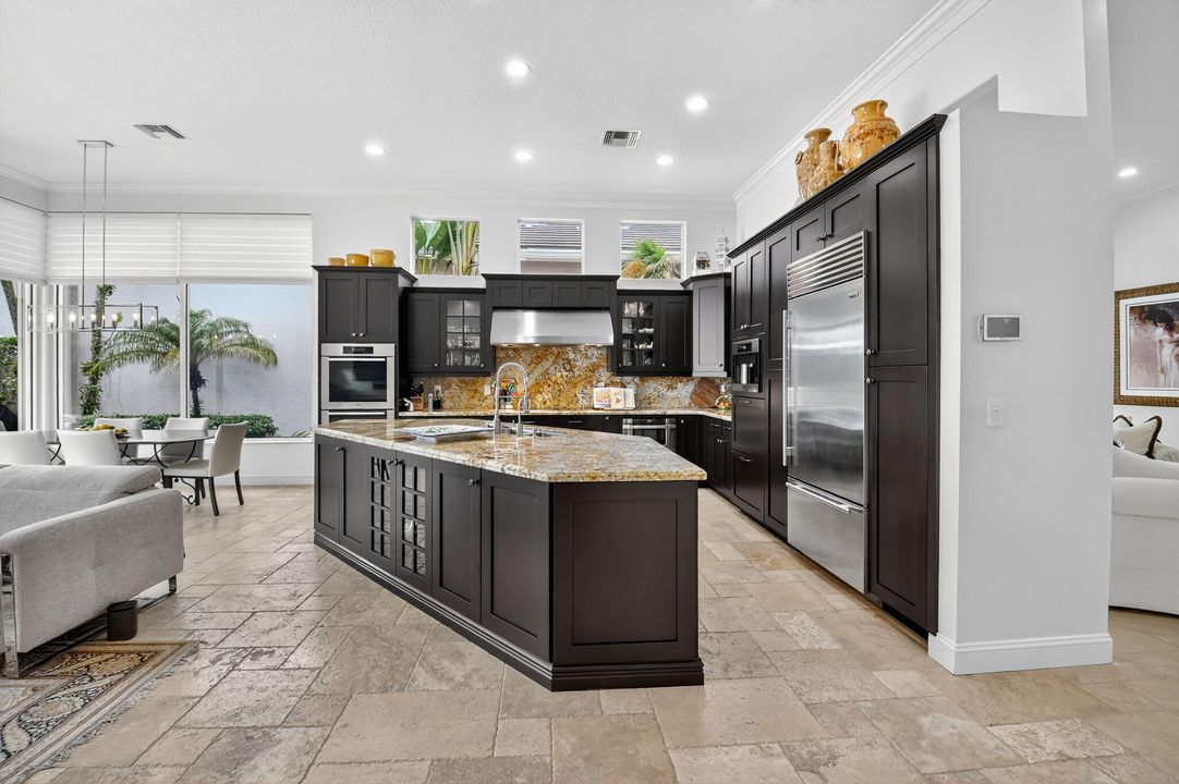 合同活跃: $2,199,000 (3 贝兹, 3 浴室, 2918 平方英尺)