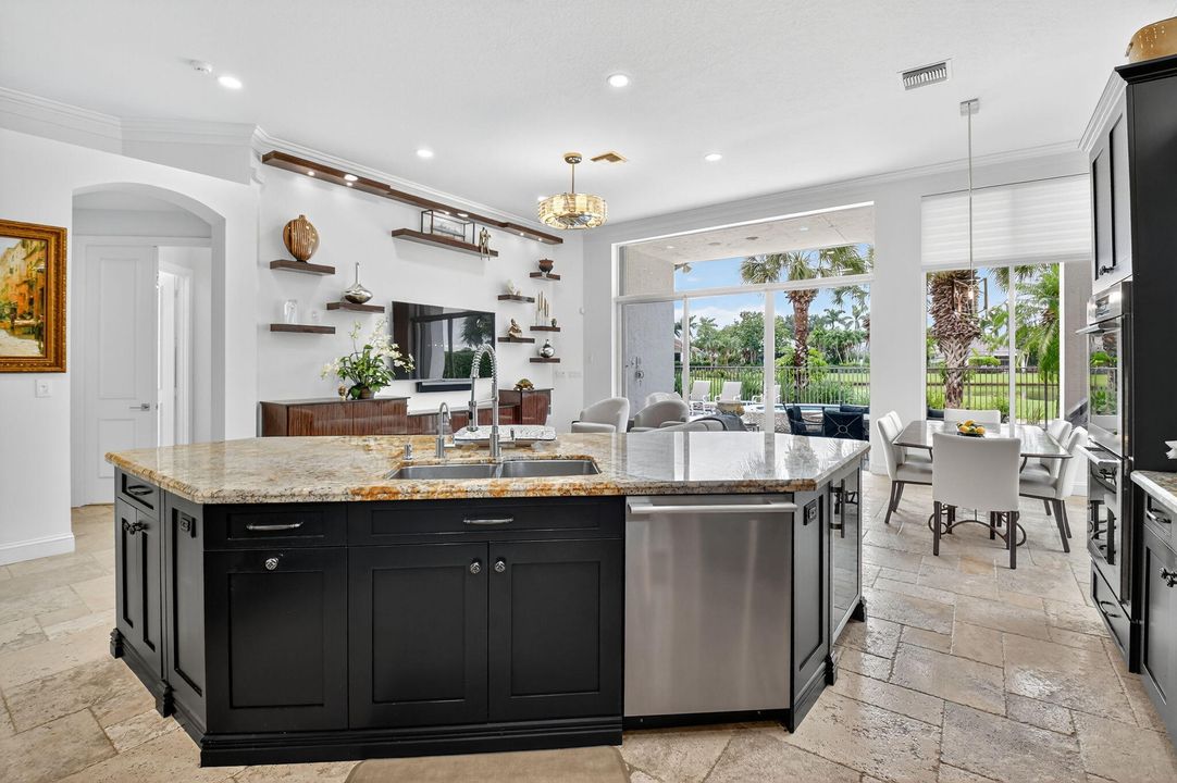 合同活跃: $2,199,000 (3 贝兹, 3 浴室, 2918 平方英尺)