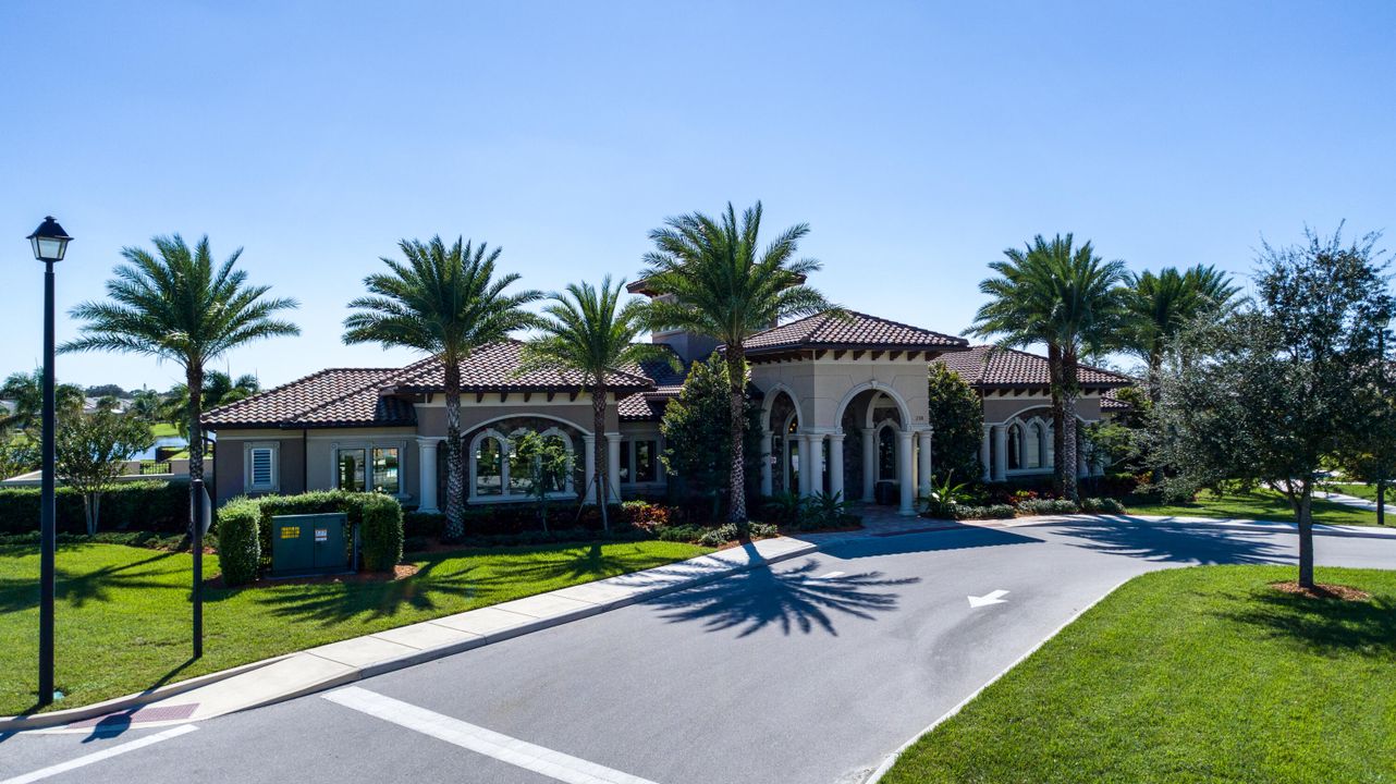 For Rent: $3,800 (4 beds, 3 baths, 2503 Square Feet)