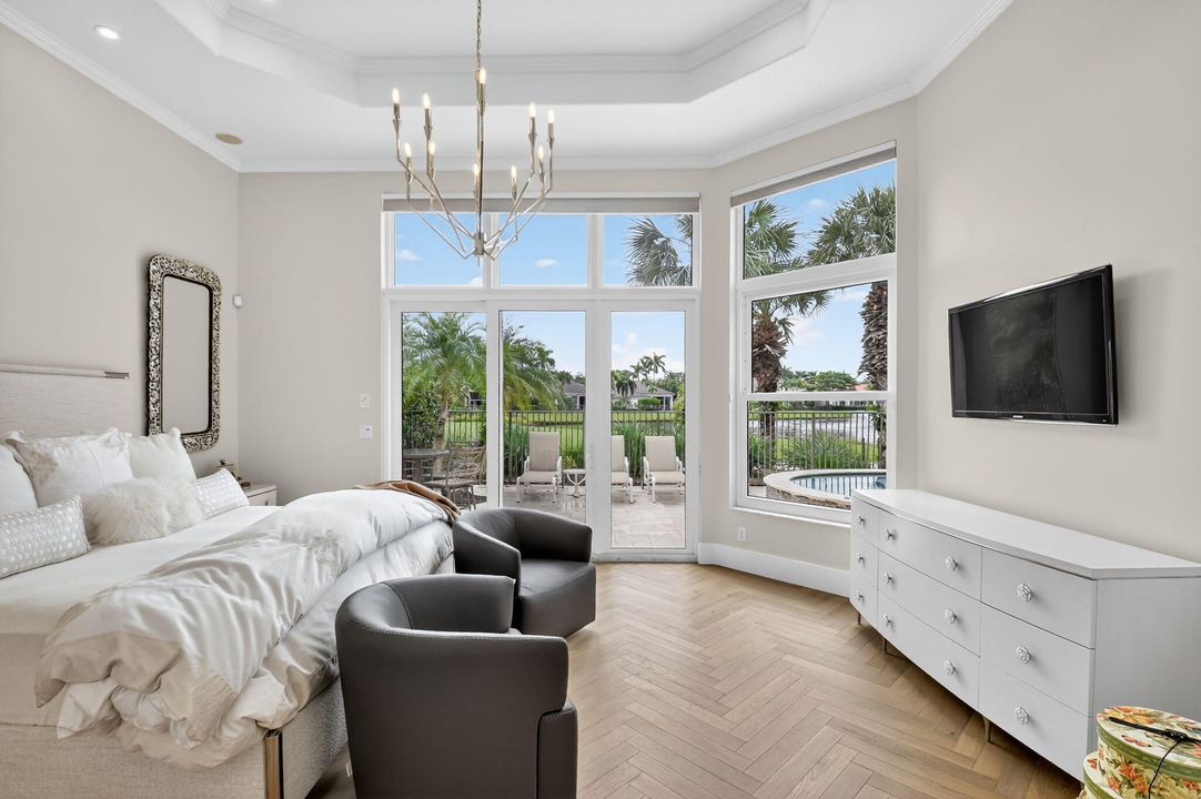 合同活跃: $2,199,000 (3 贝兹, 3 浴室, 2918 平方英尺)