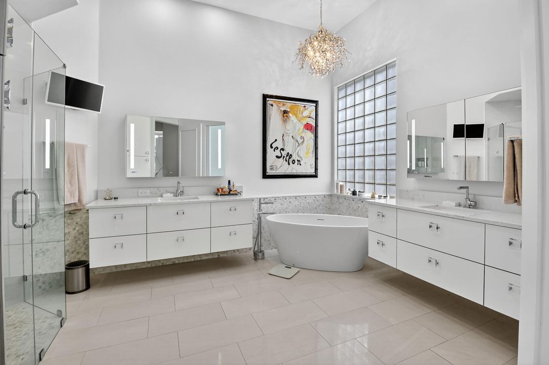 合同活跃: $2,199,000 (3 贝兹, 3 浴室, 2918 平方英尺)