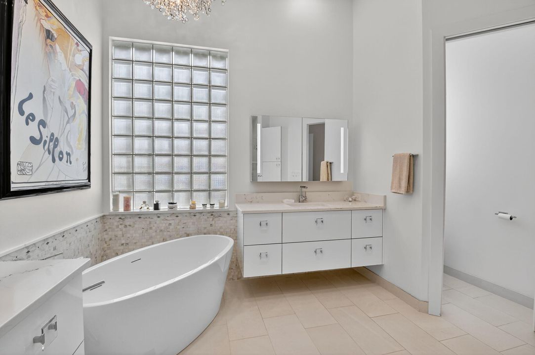 合同活跃: $2,199,000 (3 贝兹, 3 浴室, 2918 平方英尺)