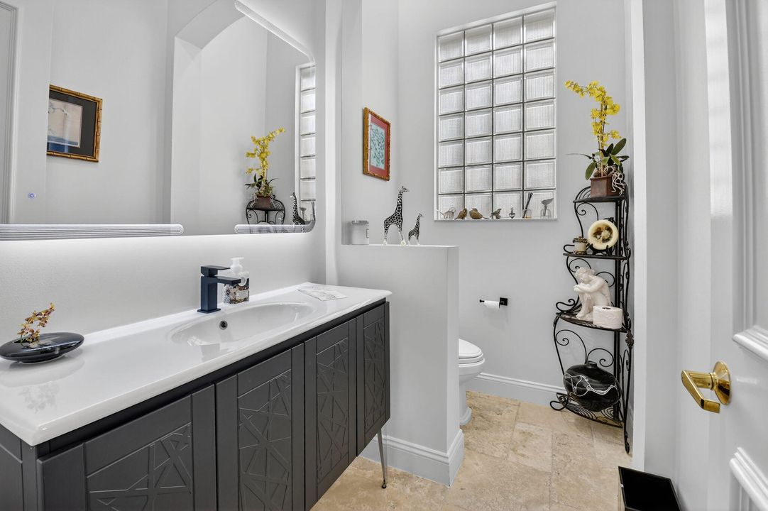 合同活跃: $2,199,000 (3 贝兹, 3 浴室, 2918 平方英尺)