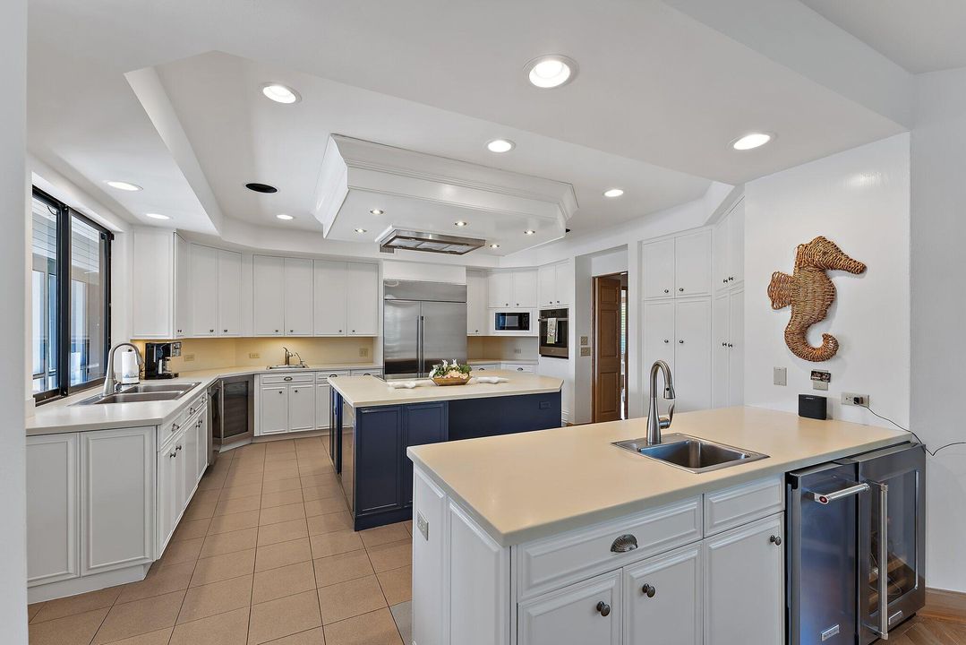 For Sale: $5,450,000 (4 beds, 5 baths, 4582 Square Feet)