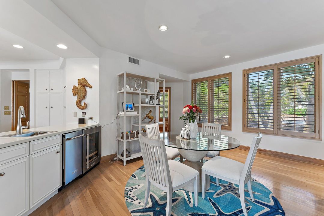 For Sale: $5,450,000 (4 beds, 5 baths, 4582 Square Feet)