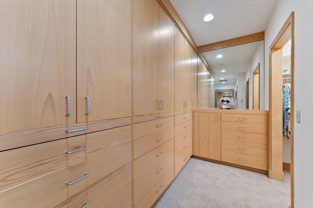 For Sale: $5,450,000 (4 beds, 5 baths, 4582 Square Feet)