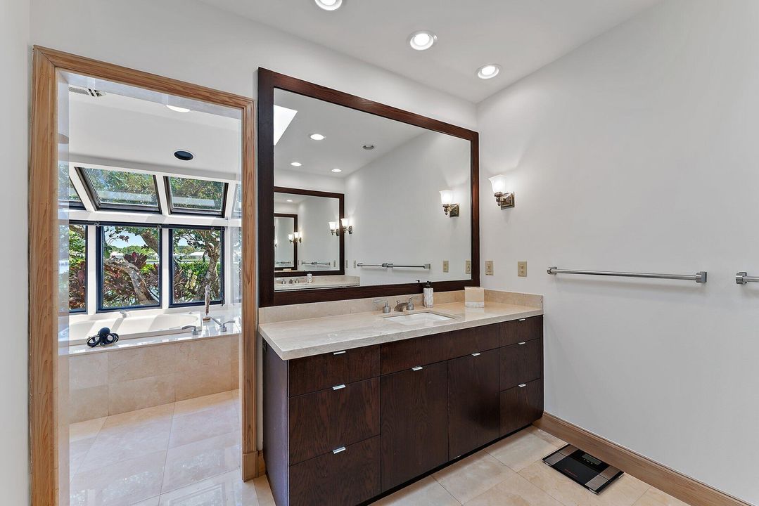 For Sale: $5,450,000 (4 beds, 5 baths, 4582 Square Feet)