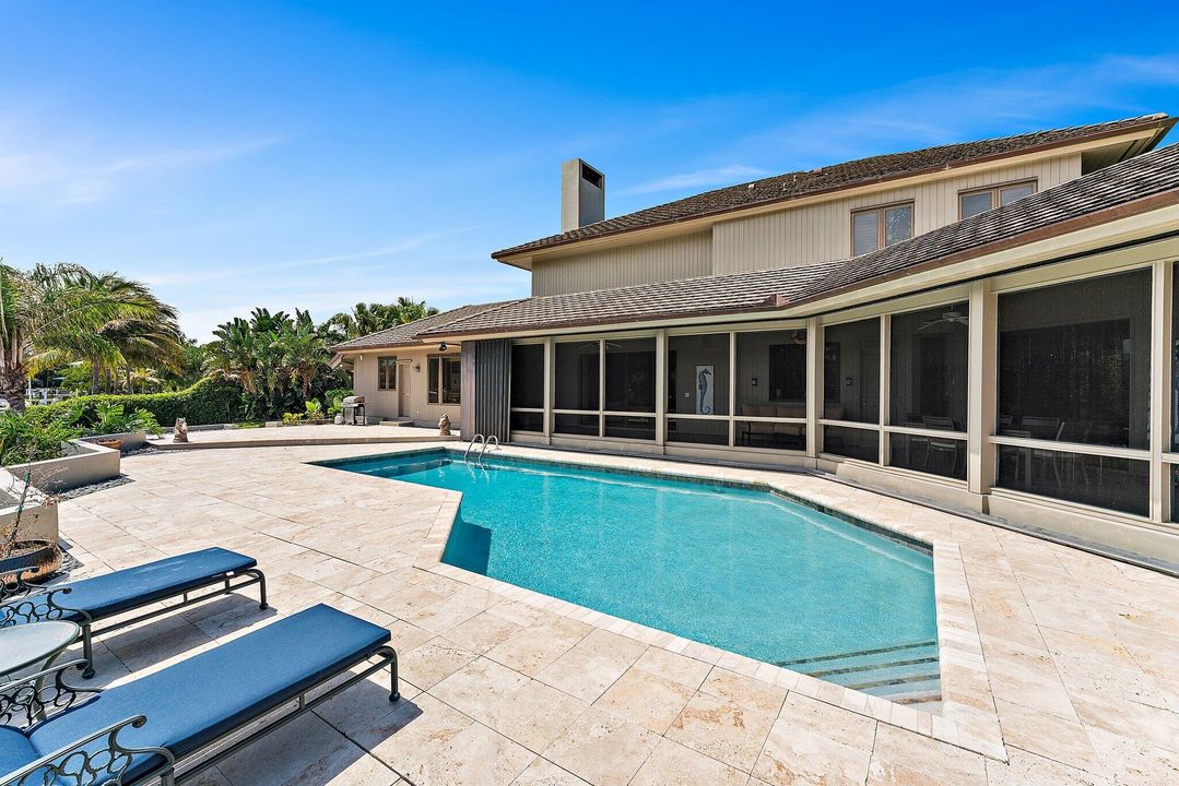 For Sale: $5,450,000 (4 beds, 5 baths, 4582 Square Feet)