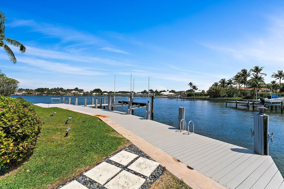 For Sale: $5,450,000 (4 beds, 5 baths, 4582 Square Feet)