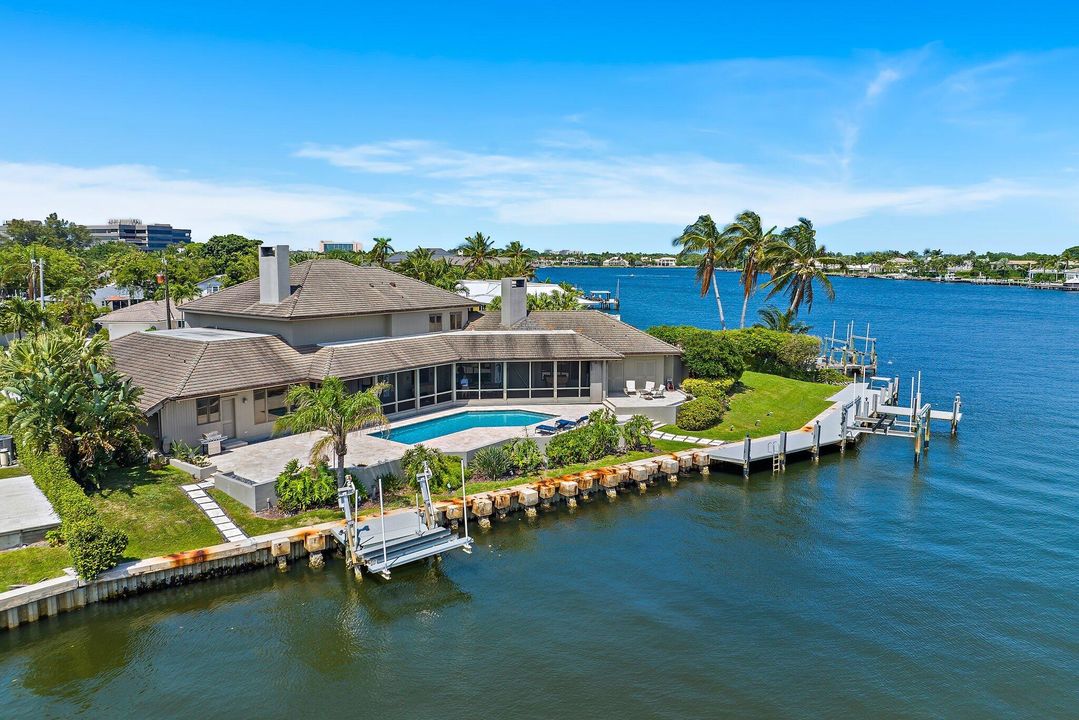 For Sale: $5,450,000 (4 beds, 5 baths, 4582 Square Feet)