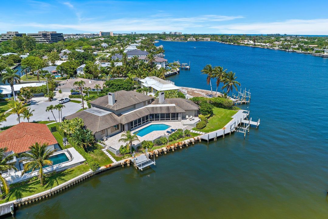 For Sale: $5,450,000 (4 beds, 5 baths, 4582 Square Feet)