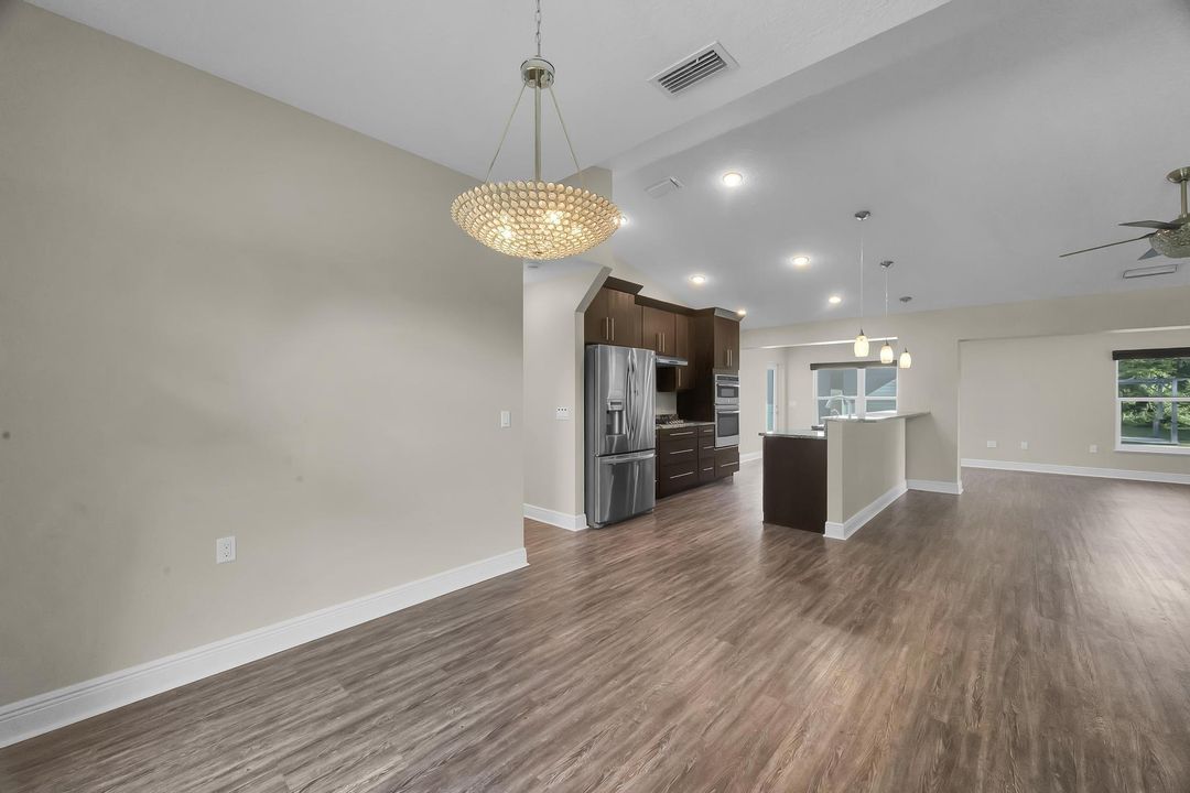 For Sale: $725,000 (3 beds, 2 baths, 1720 Square Feet)