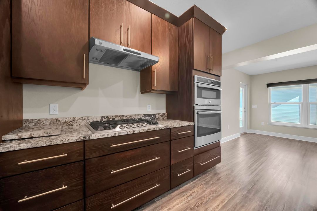 For Sale: $725,000 (3 beds, 2 baths, 1720 Square Feet)