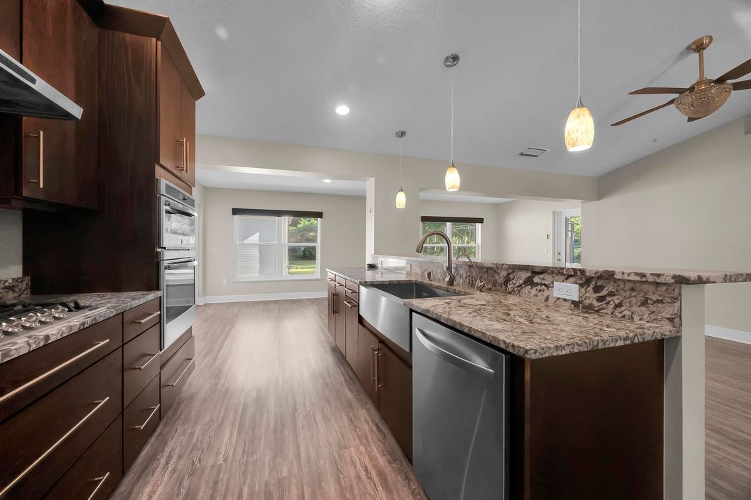 For Sale: $725,000 (3 beds, 2 baths, 1720 Square Feet)