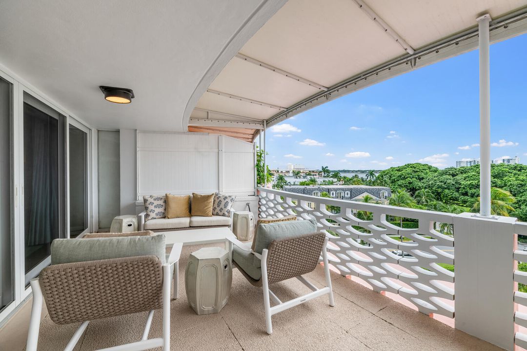 For Sale: $10,500,000 (3 beds, 2 baths, 2705 Square Feet)