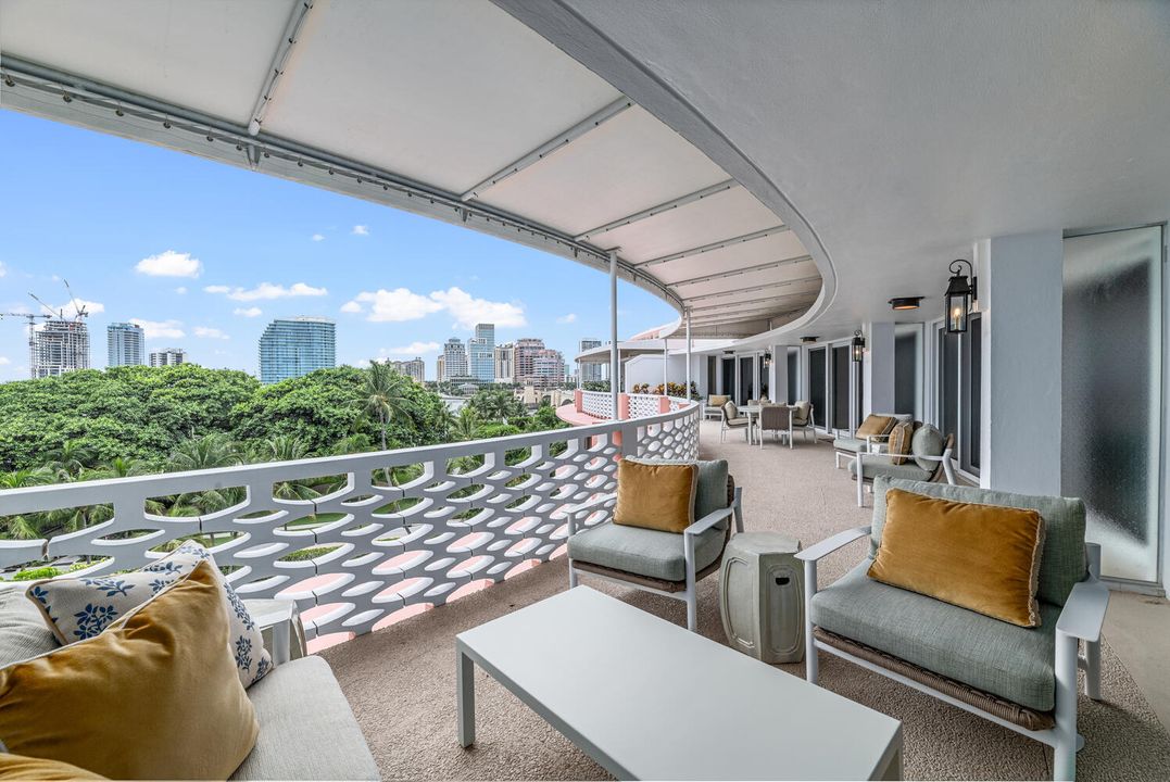 For Sale: $10,500,000 (3 beds, 2 baths, 2705 Square Feet)