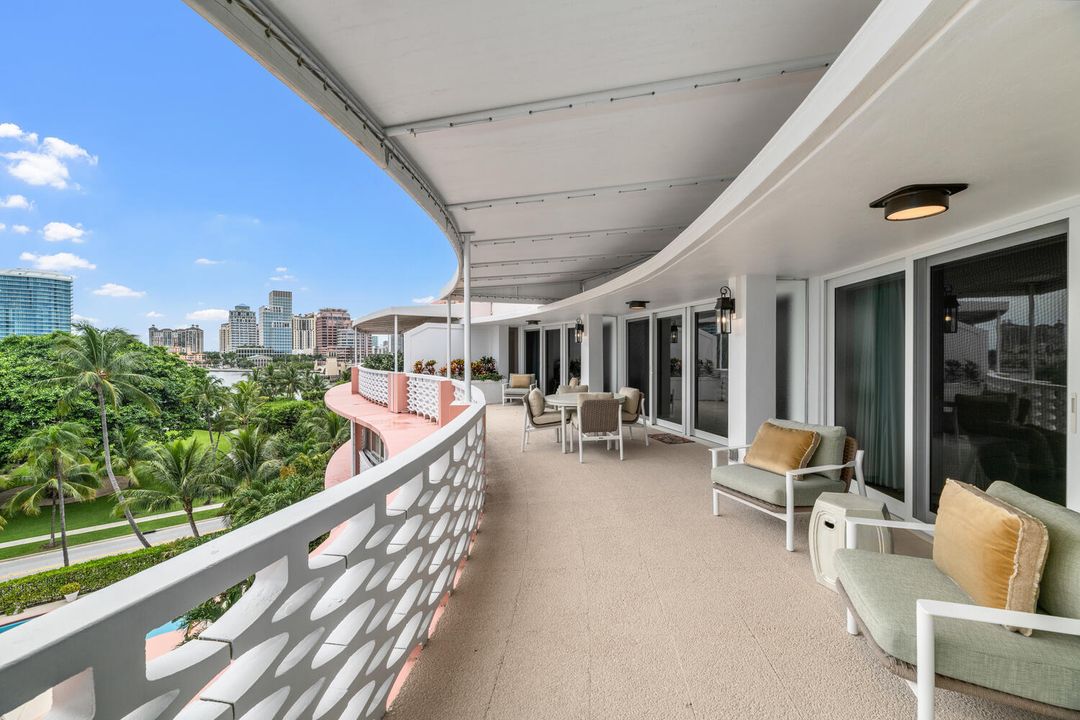 For Sale: $10,500,000 (3 beds, 2 baths, 2705 Square Feet)