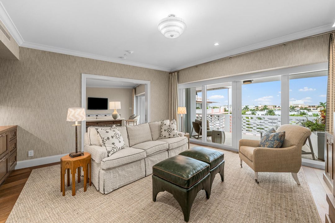 For Sale: $10,500,000 (3 beds, 2 baths, 2705 Square Feet)