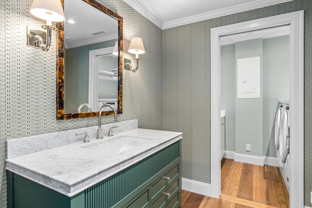 For Sale: $10,500,000 (3 beds, 2 baths, 2705 Square Feet)