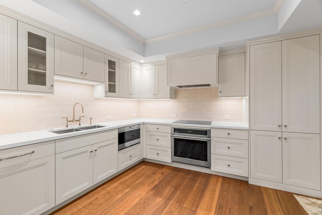 For Sale: $10,500,000 (3 beds, 2 baths, 2705 Square Feet)