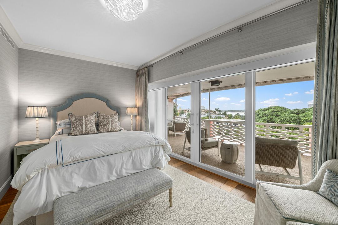 For Sale: $10,500,000 (3 beds, 2 baths, 2705 Square Feet)