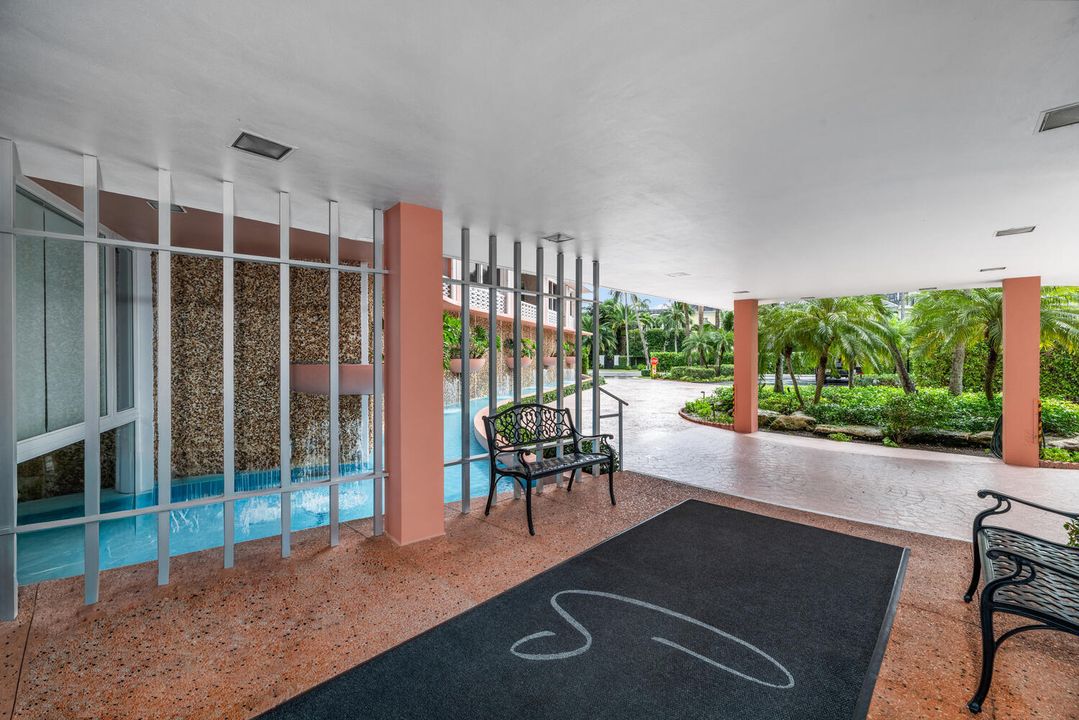 For Sale: $10,500,000 (3 beds, 2 baths, 2705 Square Feet)