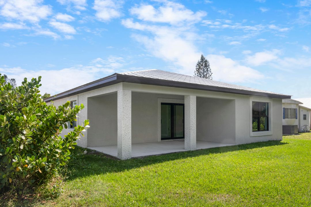 Active With Contract: $309,000 (3 beds, 2 baths, 1753 Square Feet)