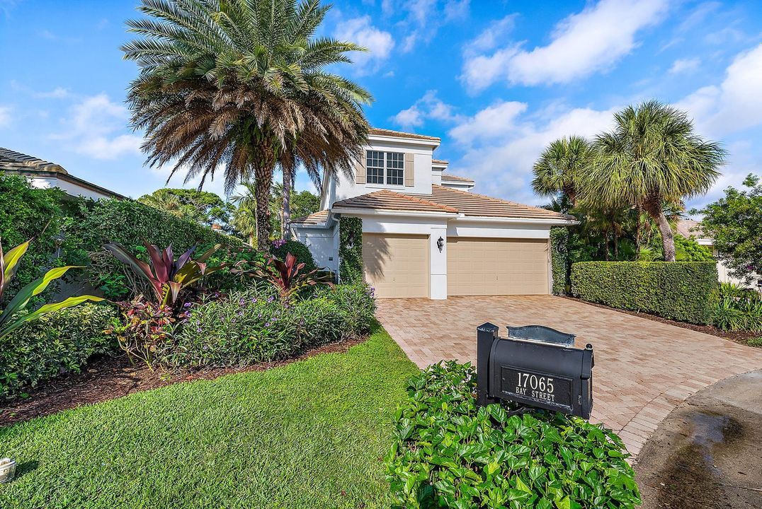 Activo con contrato: $2,539,000 (4 camas, 3 baños, 3741 Pies cuadrados)