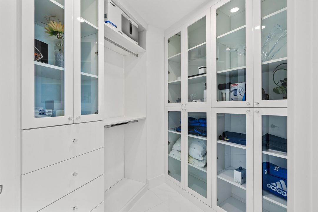 For Sale: $3,795,000 (3 beds, 2 baths, 2306 Square Feet)