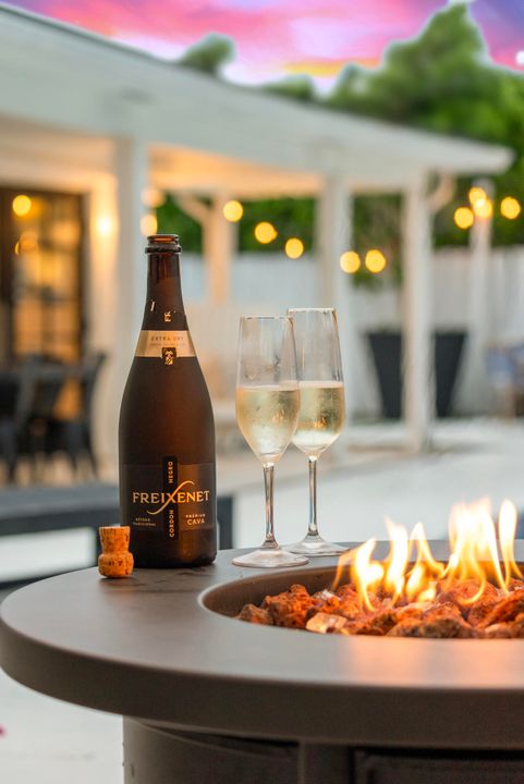 For Sale: $1,599,900 (3 beds, 3 baths, 1988 Square Feet)