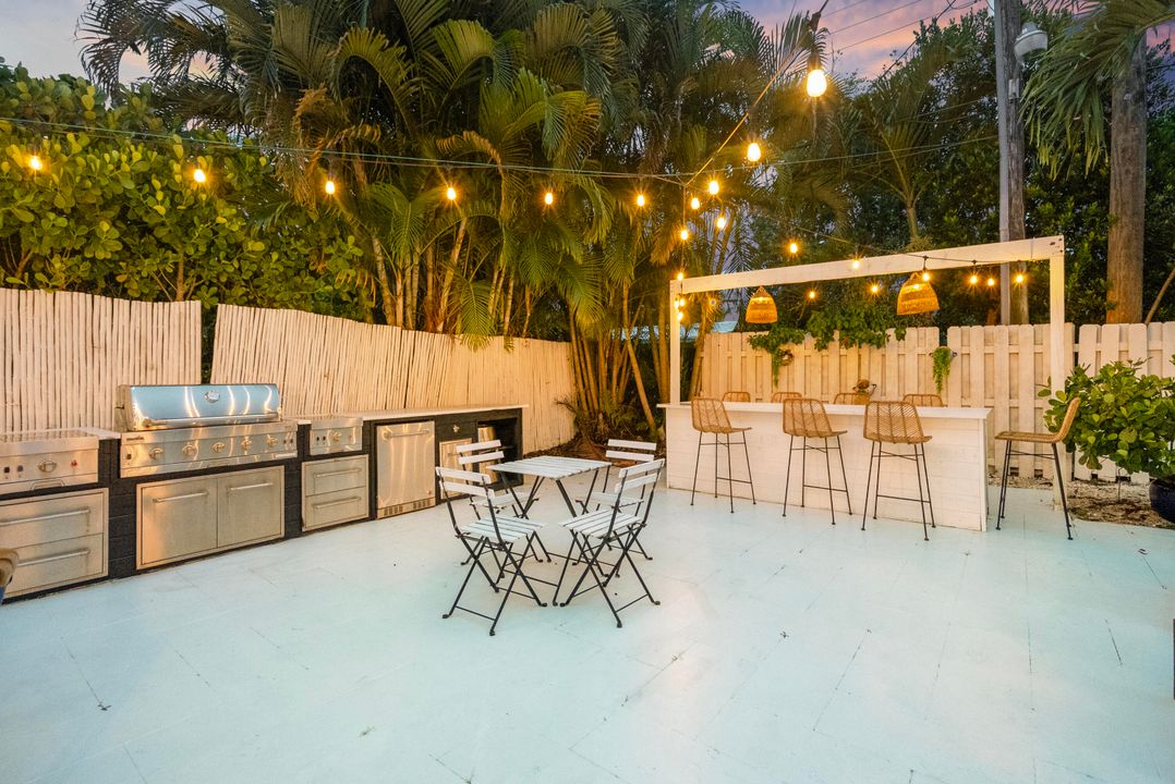 For Sale: $1,599,900 (3 beds, 3 baths, 1988 Square Feet)